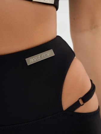 Bona Fide: Kylie "Black"